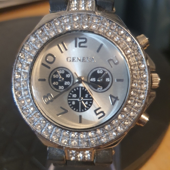 2 for $20😃Geneva Silver/Black Rhinestone Silicone Men's Watch - Picture 1 of 3